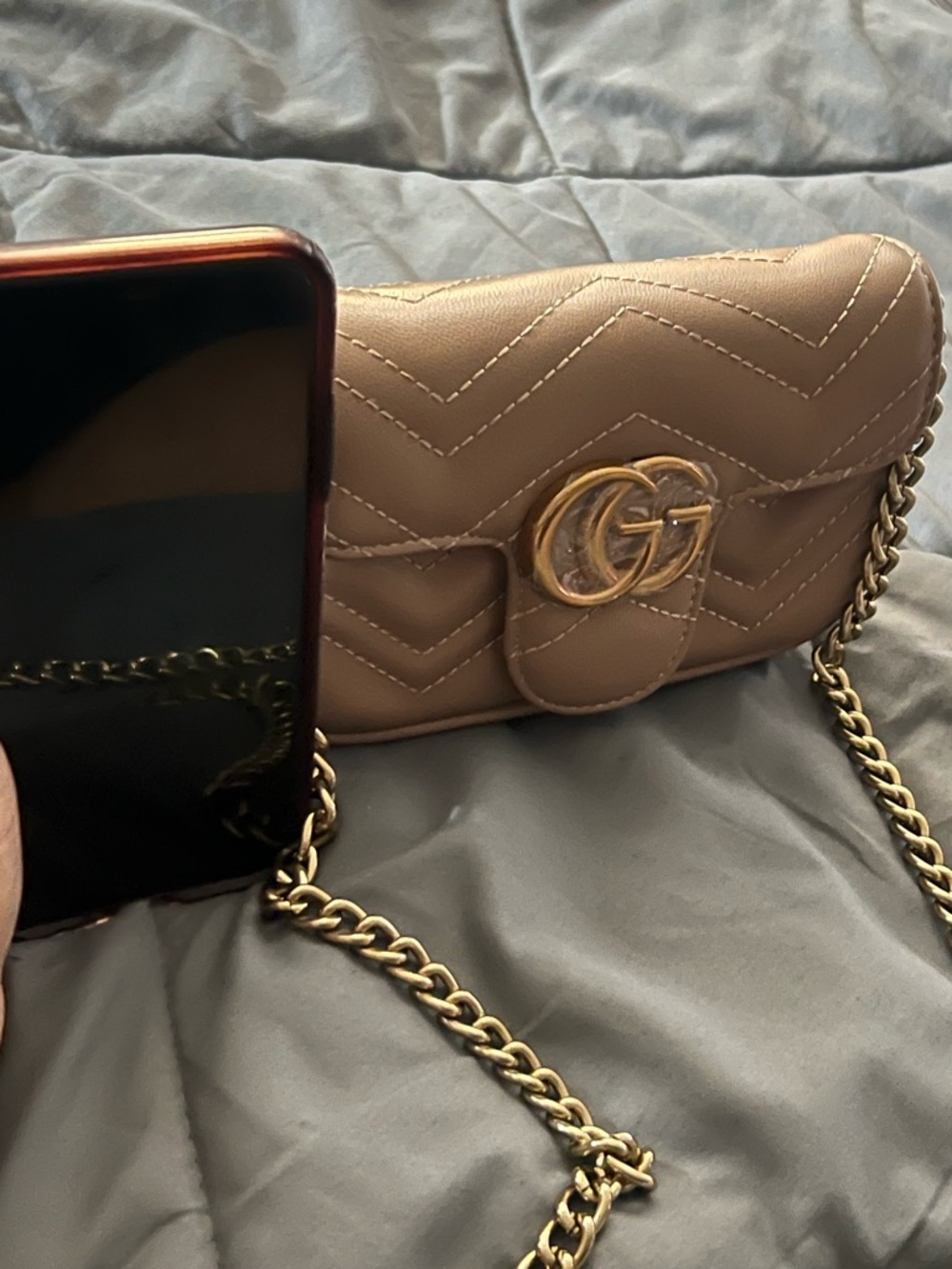 Gucci Small Matelassé Chevron Shoulder Bag in Taupe Brown with Gold GG - Picture 3 of 3